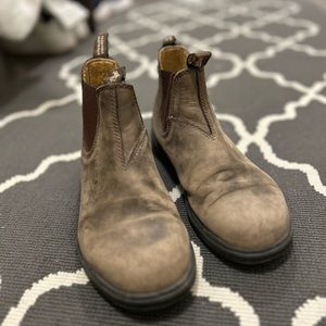 Blundstones
